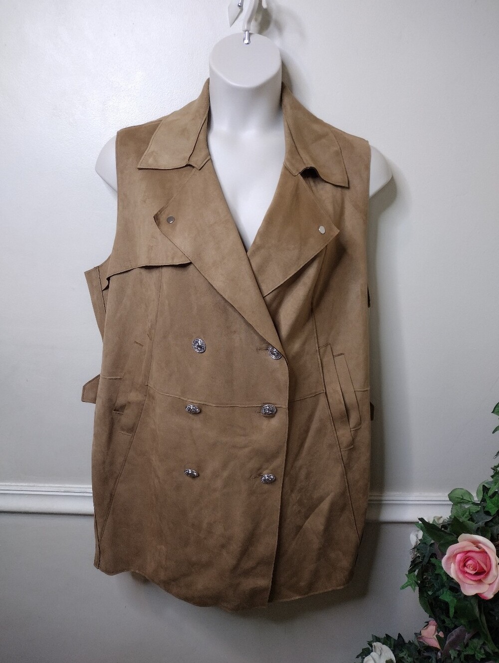 Peter Nygard Light Brown Microsuede Double-Breasted Trench Style Vest
